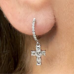 NEW Natural Diamond 18kt White Gold Cross Earrings